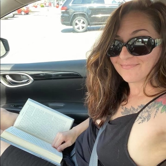 Read About My Closet Here! 💘 - Picture 5 of 6